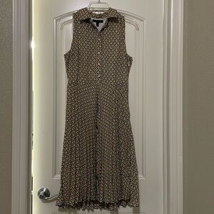 Banana Republic pleated Flowy dress